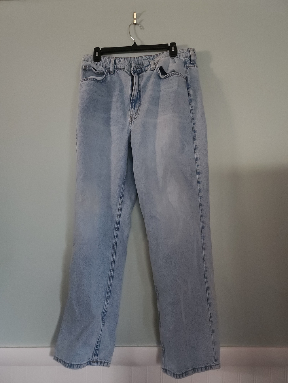 Women's Relaxed-Fit Light Wash Jeans